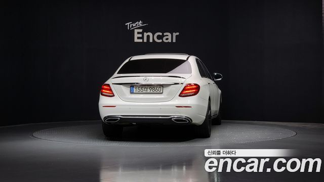 Mercedes-Benz E-Class E220d 4MATIC Avantgarde