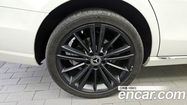 Mercedes-Benz E-Class E220d 4MATIC Avantgarde