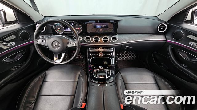 Mercedes-Benz E-Class E220d 4MATIC Avantgarde