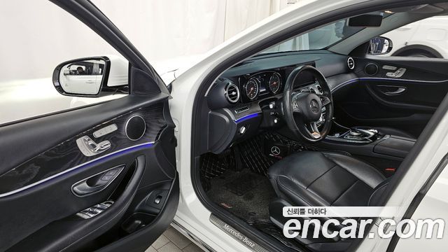 Mercedes-Benz E-Class E220d 4MATIC Avantgarde