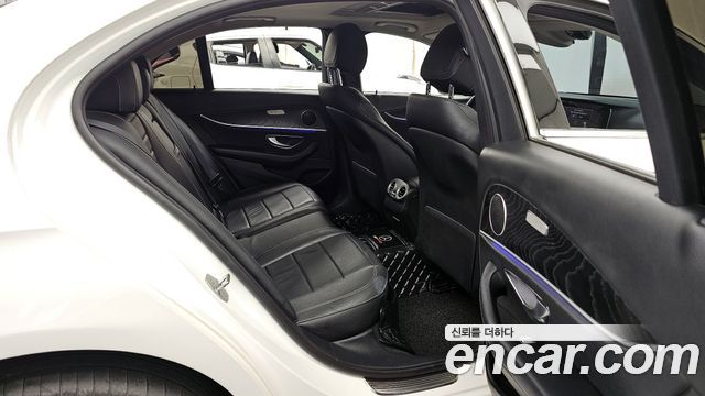 Mercedes-Benz E-Class E220d 4MATIC Avantgarde