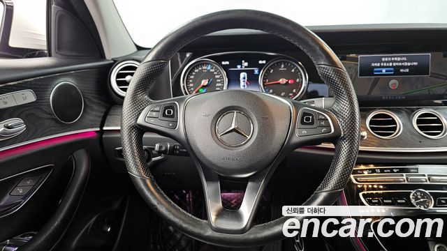 Mercedes-Benz E-Class E220d 4MATIC Avantgarde