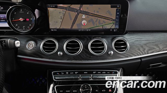 Mercedes-Benz E-Class E220d 4MATIC Avantgarde