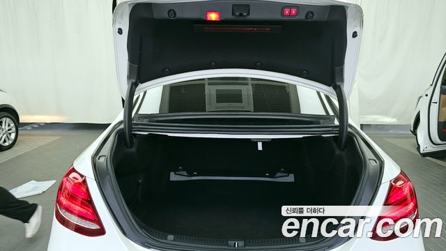 Mercedes-Benz E-Class E220d 4MATIC Avantgarde