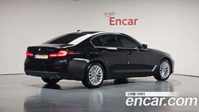 BMW 5-Series 523d xDrive Luxury