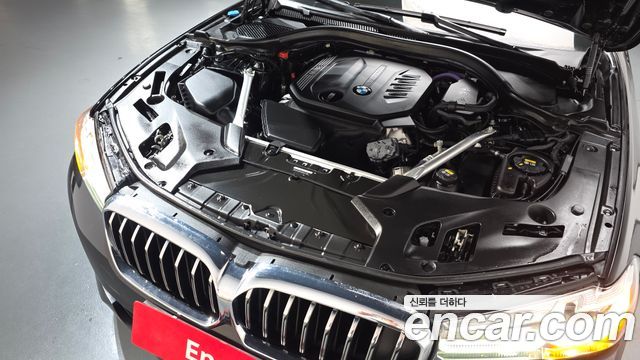 BMW 5-Series 523d xDrive Luxury