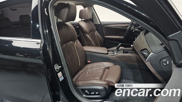 BMW 5-Series 523d xDrive Luxury