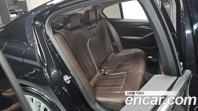 BMW 5-Series 523d xDrive Luxury