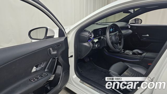 Mercedes-Benz A-Class A220 Hatchback