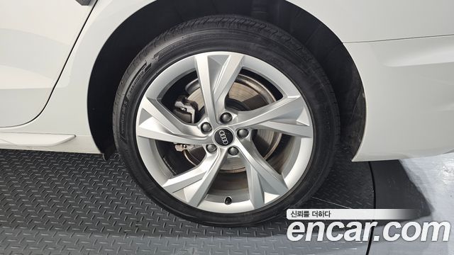 Audi A4 40 TFSI Premium