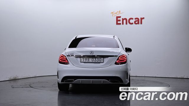 Mercedes-Benz C-Class C200 AMG Line