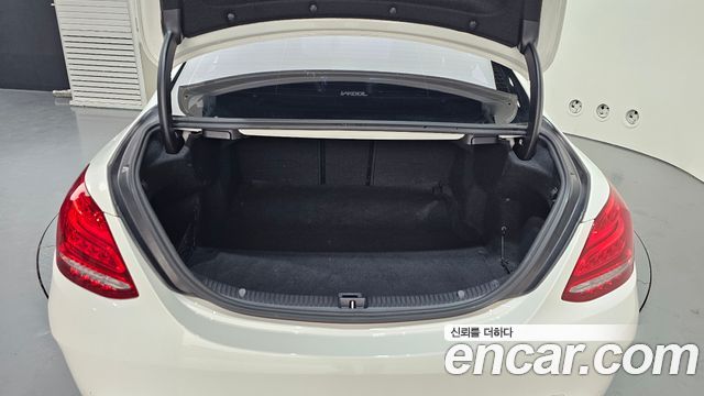 Mercedes-Benz C-Class C200 AMG Line