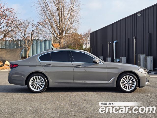 BMW 5-Series 530i Luxury