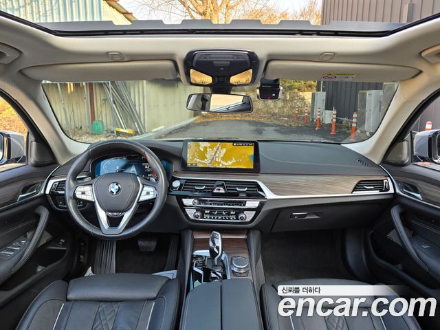 BMW 5-Series 530i Luxury