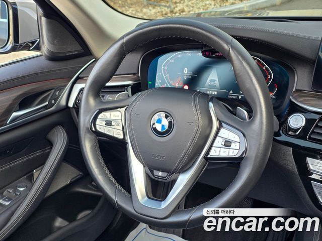BMW 5-Series 530i Luxury