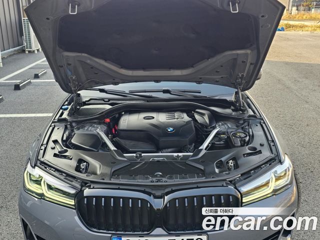 BMW 5-Series 530i Luxury