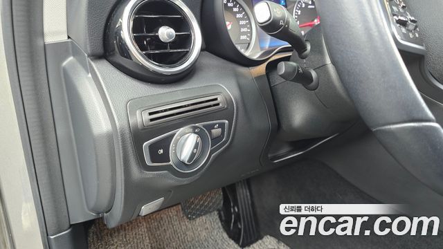 Mercedes-Benz C-Class C200