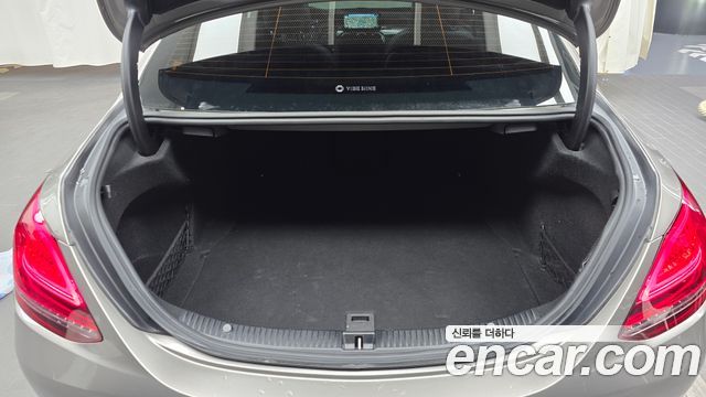 Mercedes-Benz C-Class C200