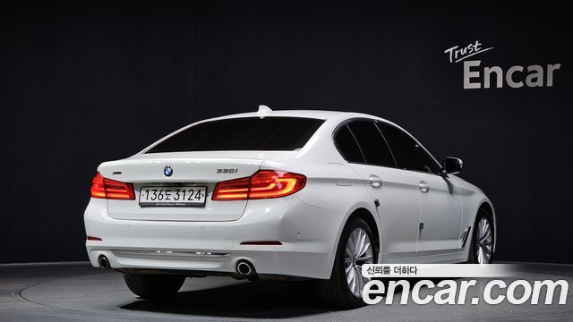BMW 5-Series 530i xDrive Luxury Plus