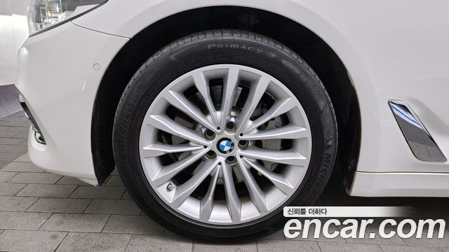 BMW 5-Series 530i xDrive Luxury Plus