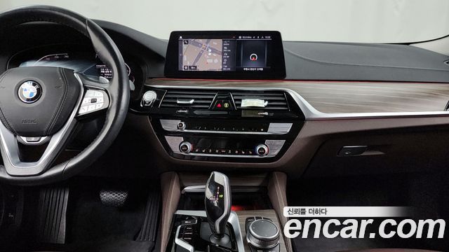 BMW 5-Series 530i xDrive Luxury Plus