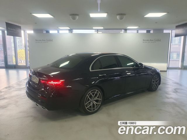 Mercedes-Benz E-Class E220d 4MATIC AMG Line