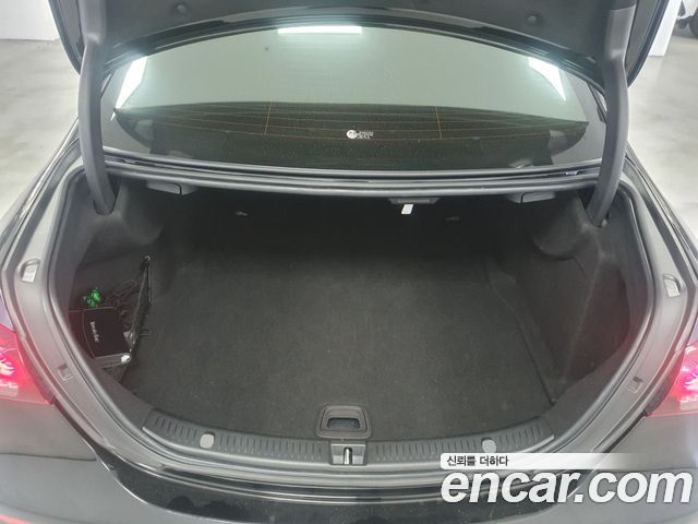 Mercedes-Benz E-Class E220d 4MATIC AMG Line