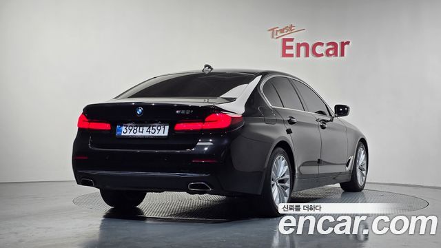 BMW 5-Series 520i Luxury
