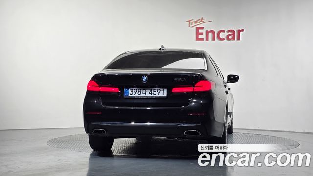 BMW 5-Series 520i Luxury