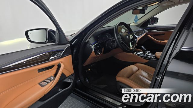 BMW 5-Series 520i Luxury