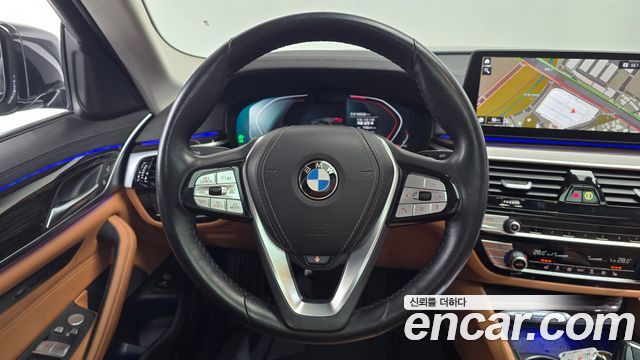 BMW 5-Series 520i Luxury
