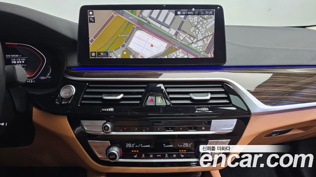 BMW 5-Series 520i Luxury