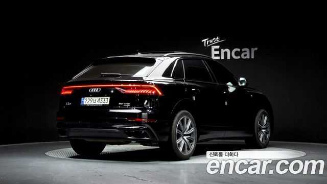 Audi Q8 55 TFSI Quattro Premium