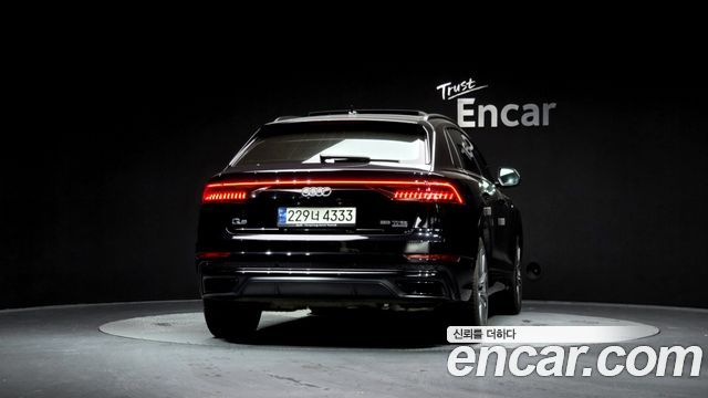 Audi Q8 55 TFSI Quattro Premium