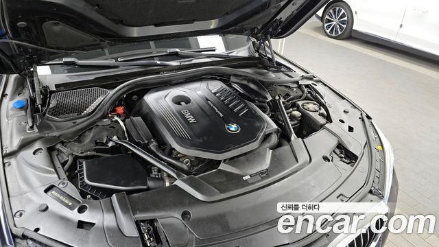 BMW 7-Series 740Li xDrive M Sport Package