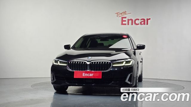 BMW 5-Series 520i Luxury