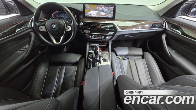 BMW 5-Series 520i Luxury