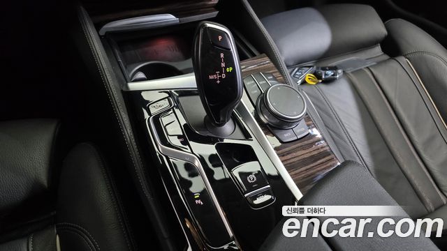 BMW 5-Series 520i Luxury