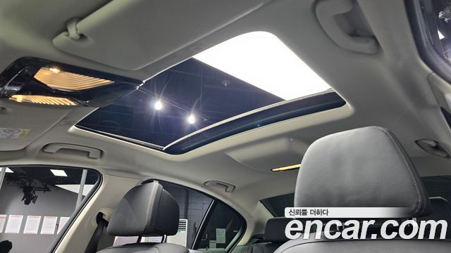 BMW 5-Series 520i Luxury