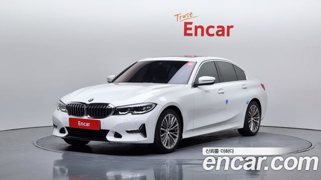 BMW 3-Series 320i Luxury
