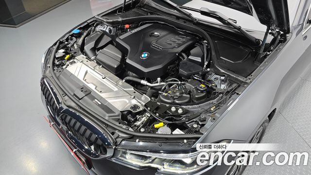 BMW 3-Series 320i