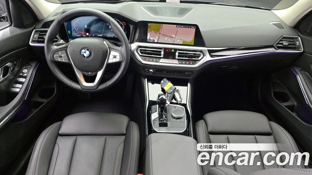 BMW 3-Series 320i