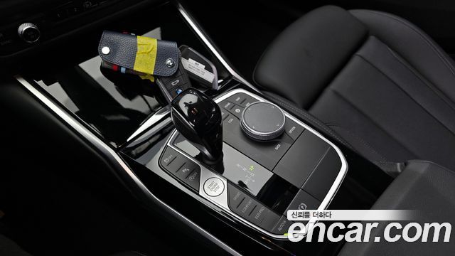 BMW 3-Series 320i