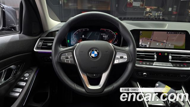 BMW 3-Series 320i