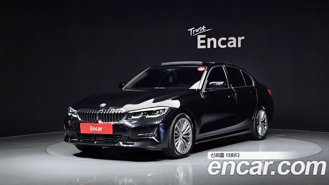 BMW 3-Series 320i Luxury