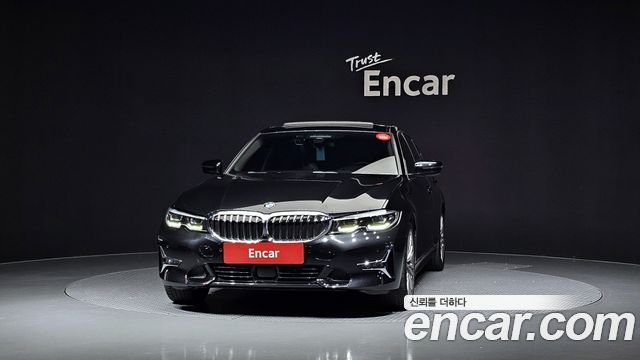 BMW 3-Series 320i Luxury