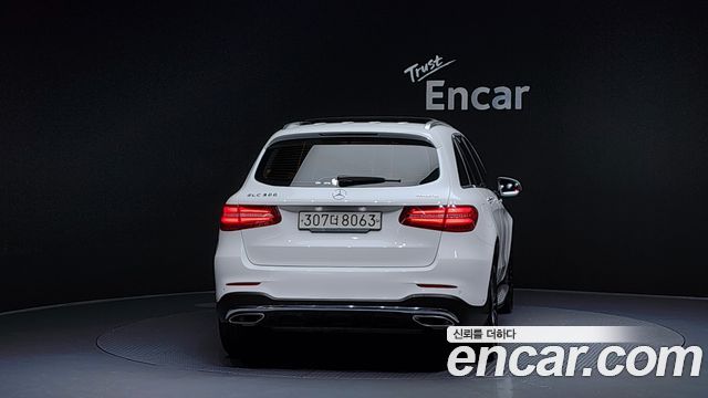 Mercedes-Benz GLC-Class GLC300 4MATIC AMG Line
