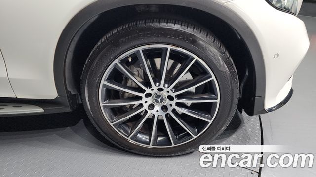 Mercedes-Benz GLC-Class GLC300 4MATIC AMG Line
