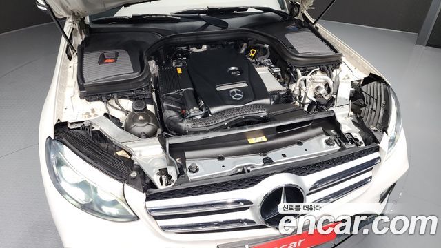 Mercedes-Benz GLC-Class GLC300 4MATIC AMG Line