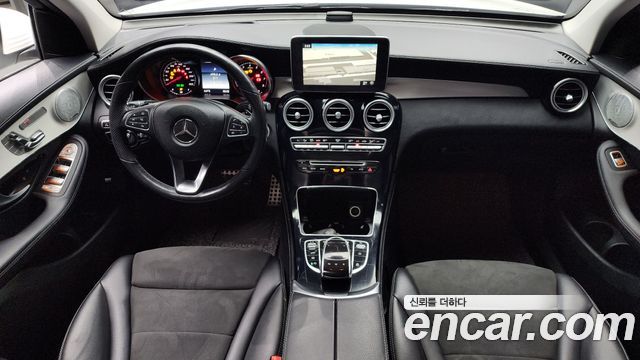 Mercedes-Benz GLC-Class GLC300 4MATIC AMG Line